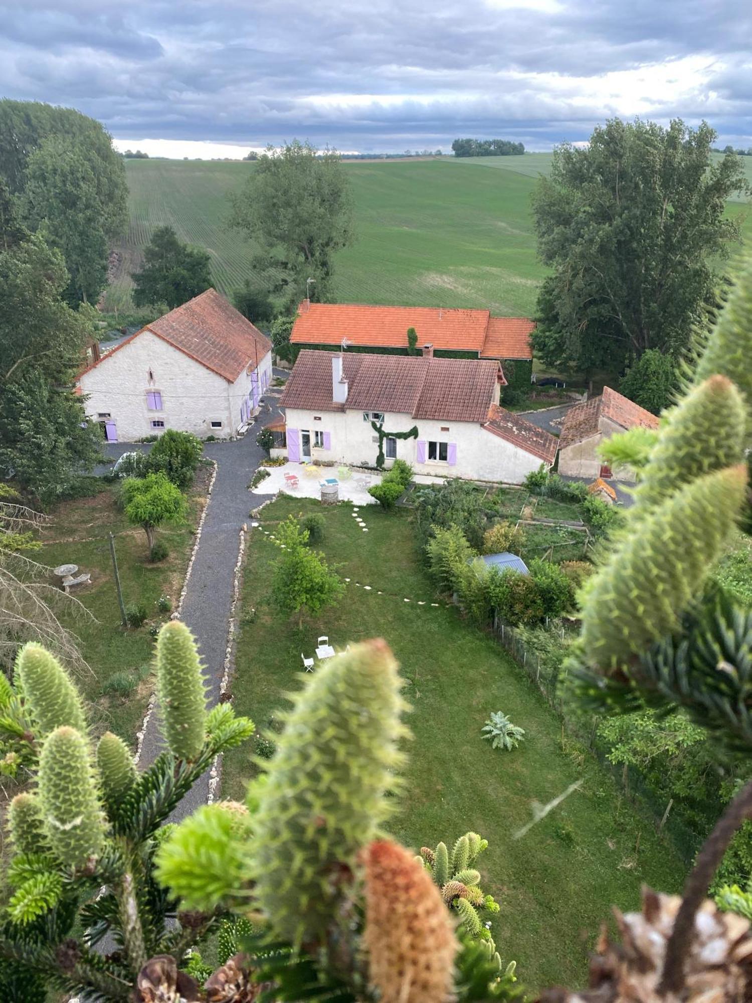 L'Anagramme, Chambres, Table D'Hotes Et Gite Pour Adultes, Naturistes Ou Non ! Cindre Luaran gambar